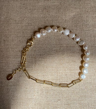 Dainty open link pearl bracelet