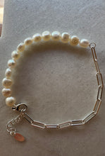 Dainty open link pearl bracelet