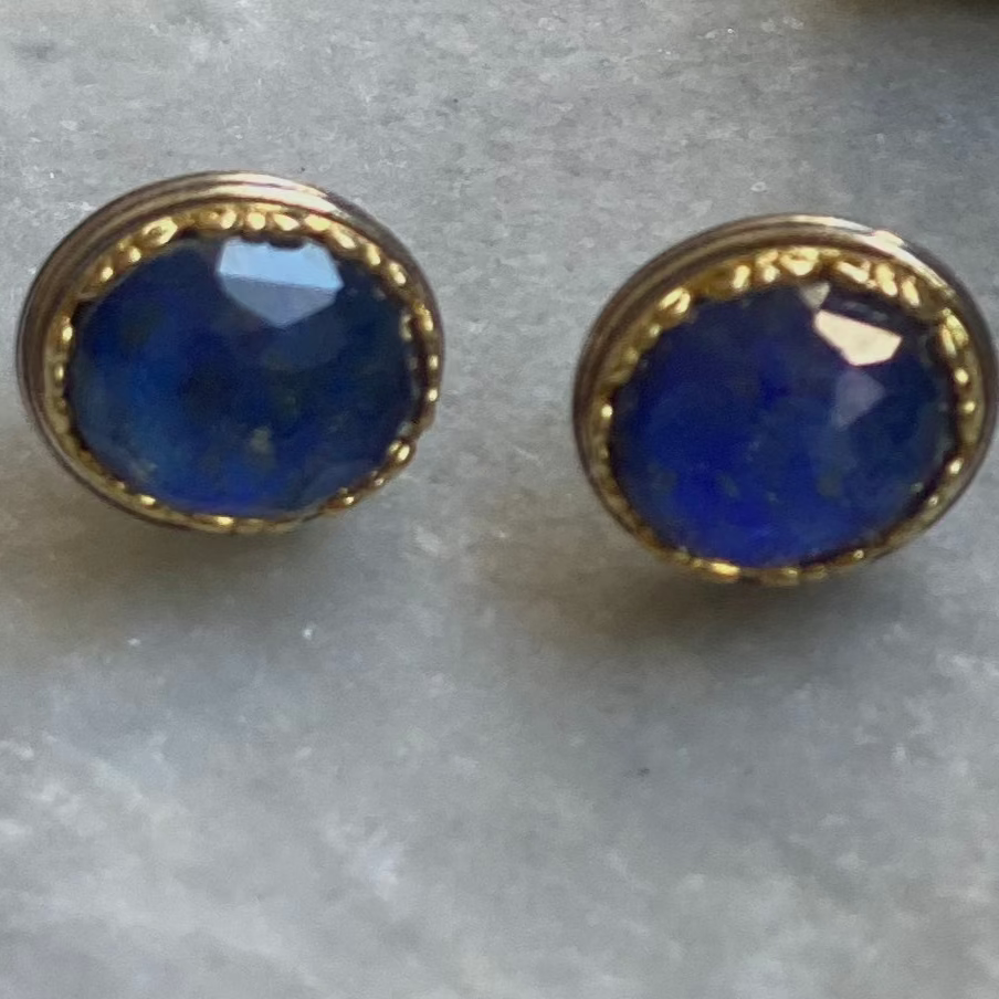 Oval lapis stud earrings with 24k gold detail