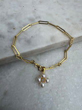 Open link bracelet (detachable charms)