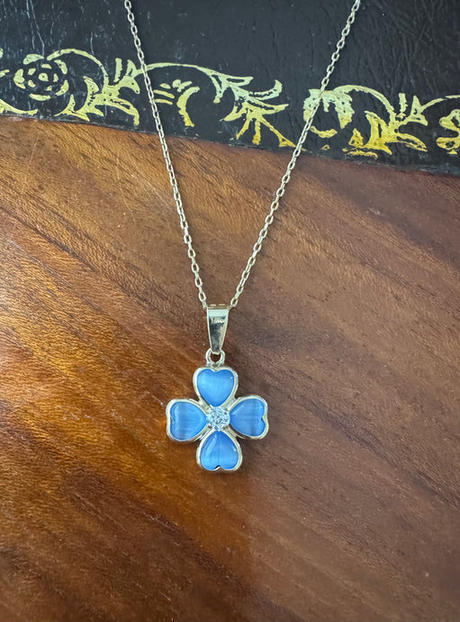 Blue mother of pearl heart petals