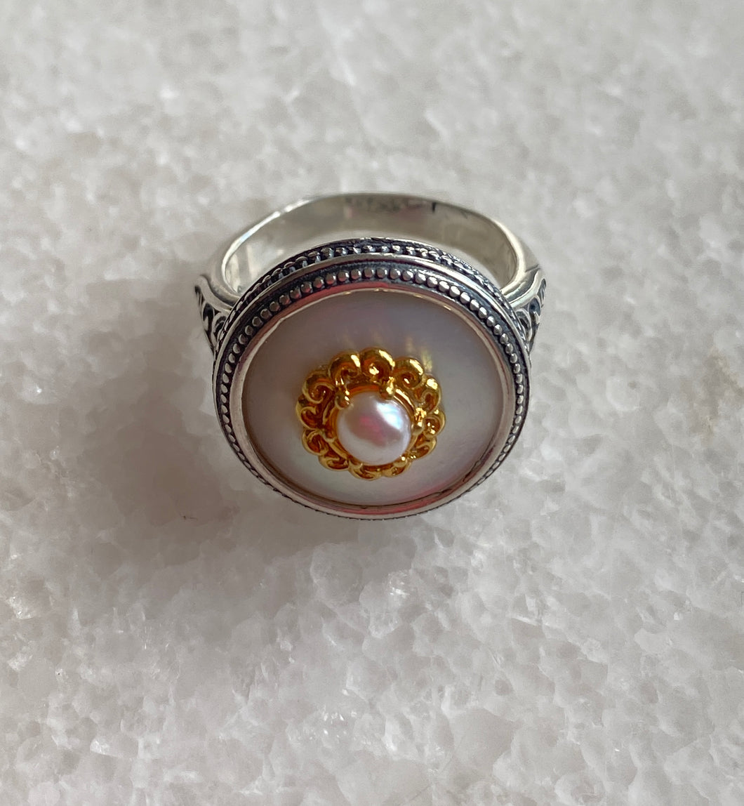 Krito-Mycenaean pearl ring