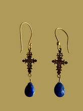 The petite Milano cross earrings with lapis drop