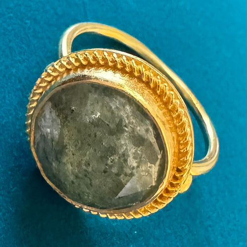 Green aventurine ring