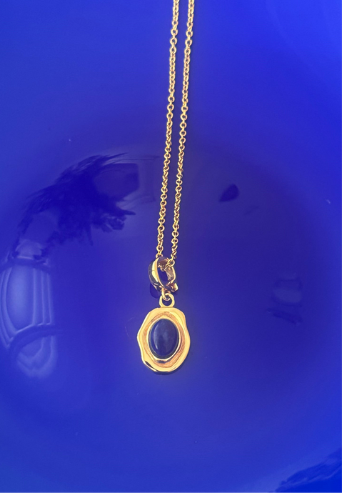 The lapis lazuli necklace