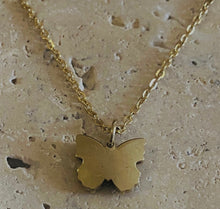 Butterfly necklace in 9k yellow gold