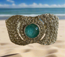 Apatite drop centrepiece bracelet cuff