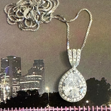 The sparkly marquise necklace