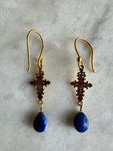 The petite Milano cross earrings with lapis drop