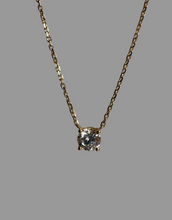 Classic 4 claw genuine diamond pendant 18k yellow gold