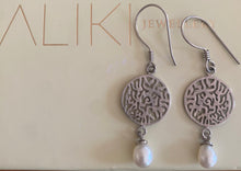 Filigree pearl earrings