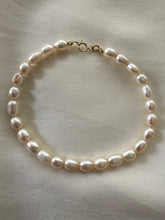14k gold Akoya pearl bracelet