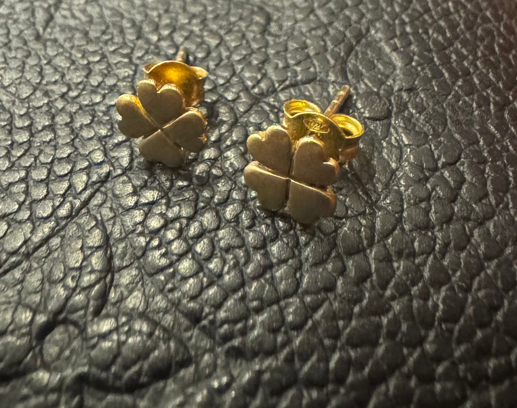 9k gold heart flower stud earrings