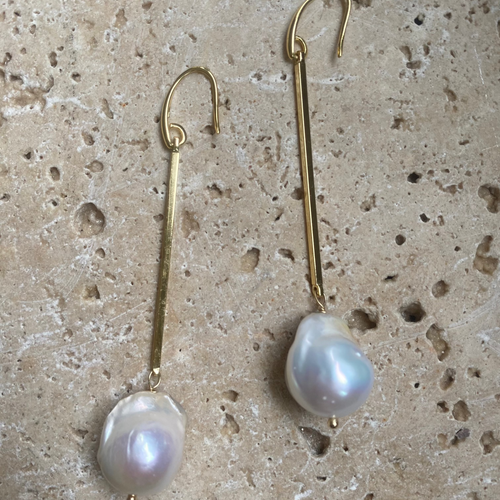 Baroque pearl earrings