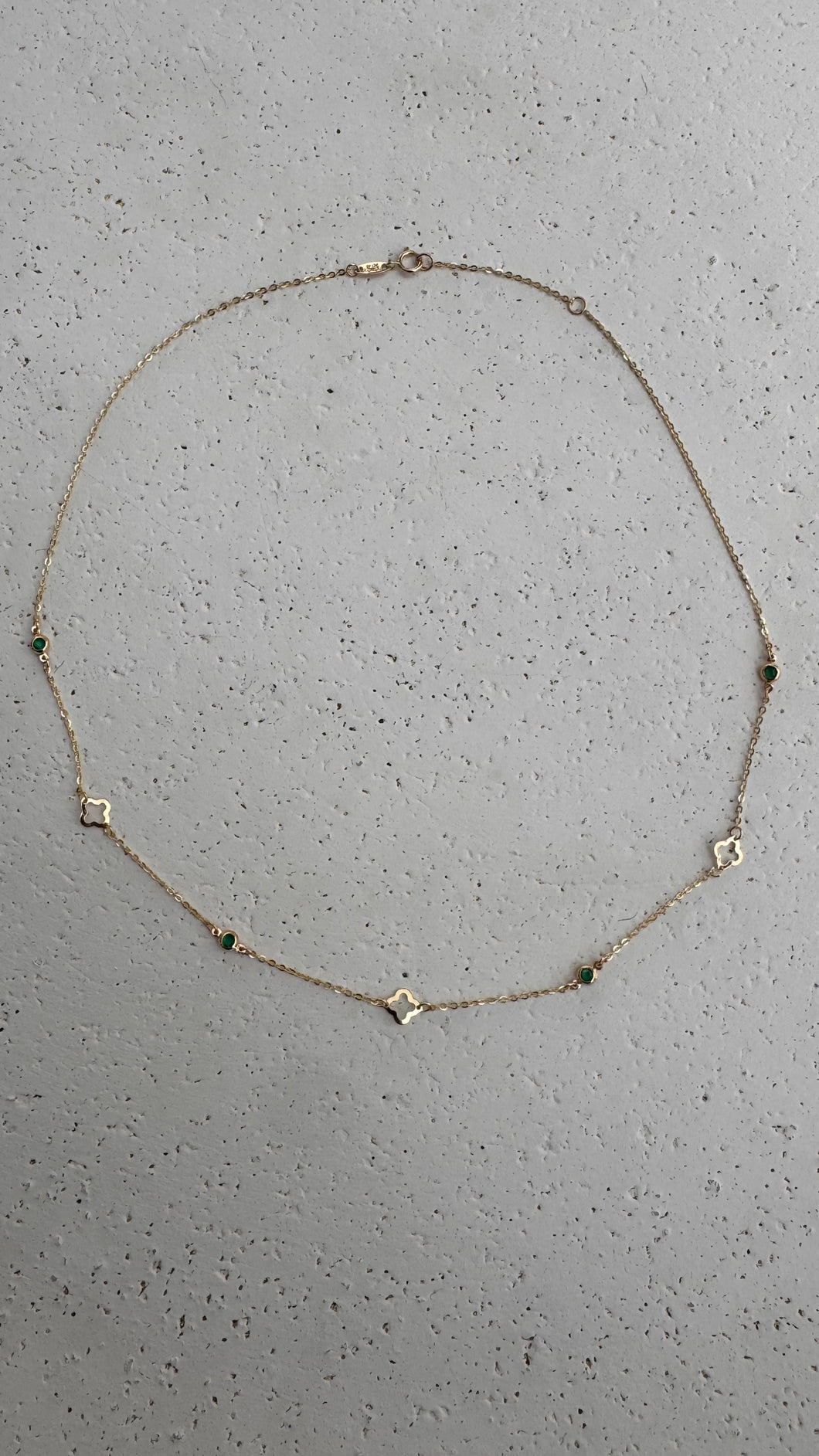 9k gold 4 emeralds and 3 clover necklace