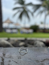 Solid wave hammered bangle