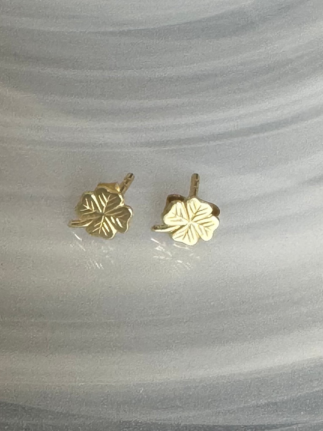 9k gold four leaf clover studs