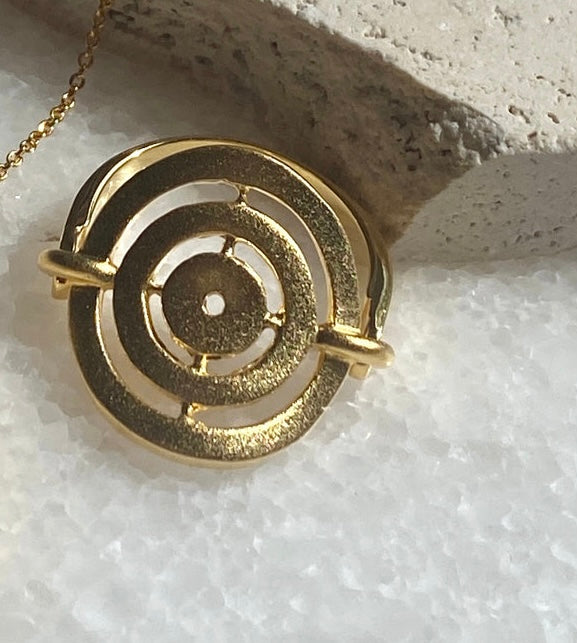 Golden ‘speira’ Kiklo swivel Ring