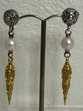 The ‘Aretousa’ earrings