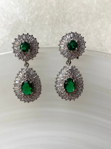 Green glamour earrings