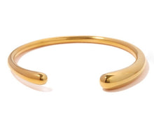 Curved open bangle