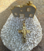 Reversible 14k gold crucifix