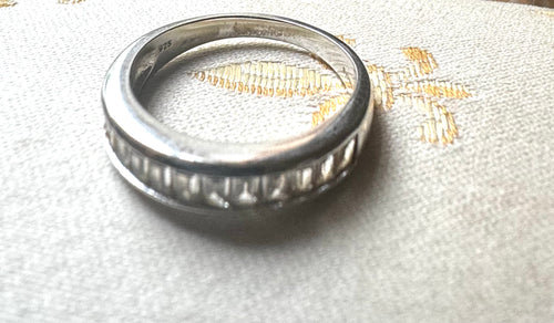 Coco baguette ring