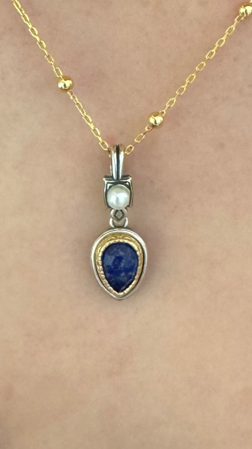 Lapis lazuli tear drop with fresh water pearl