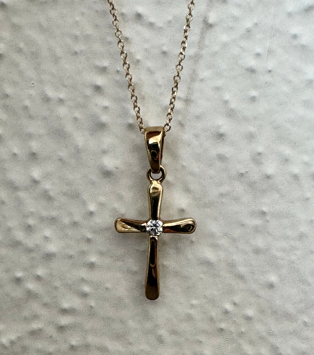 9K gold Antonia crucifix