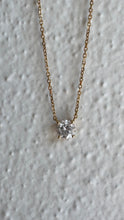 Classic 4 claw genuine diamond pendant 18k yellow gold