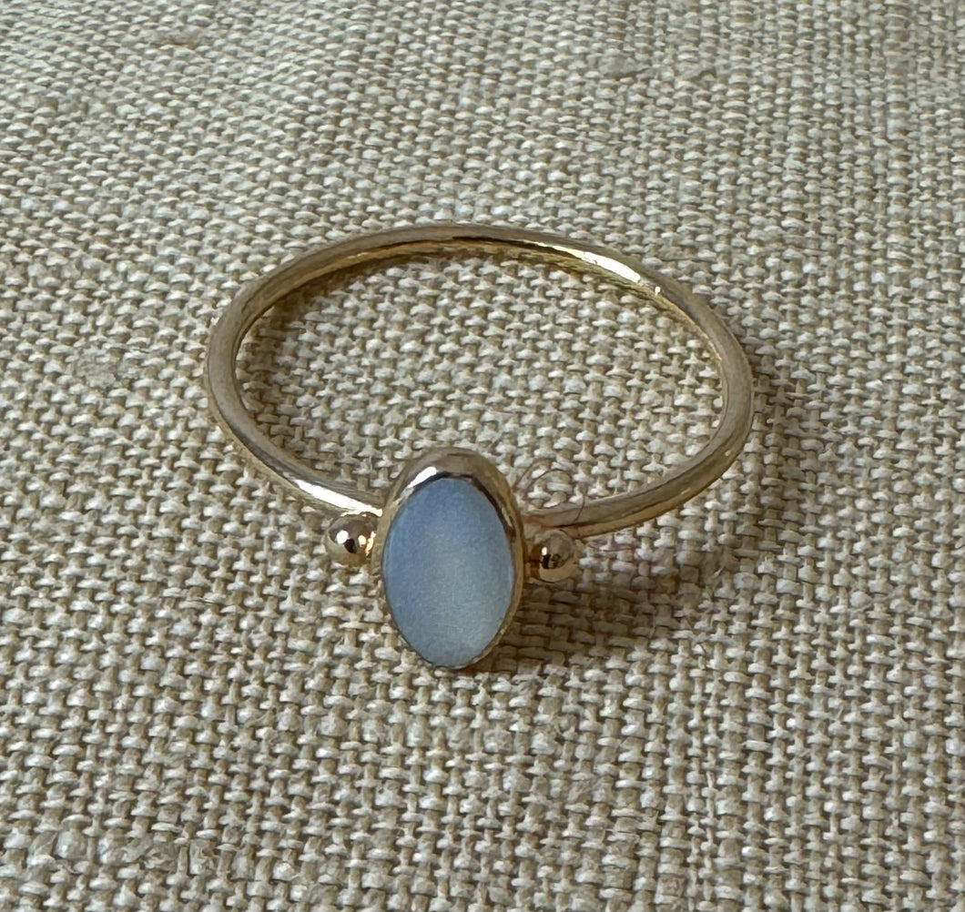 Oval mother of pearl ring