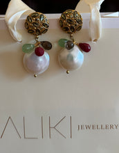 Semi precious earrings with pearls