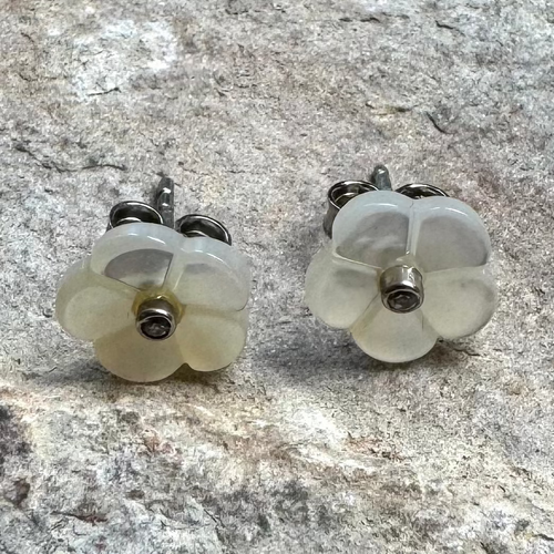 Mother of pearl flower studs