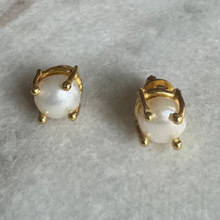 Keshi stud earrings