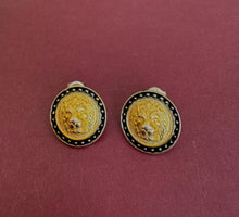 Lion earrings (French hook)