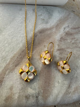 Anthi (flower) earrings