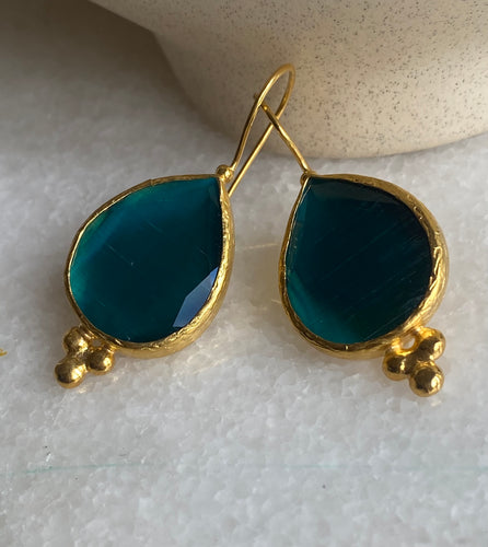 The Santorini ‘kyanó’ earrings