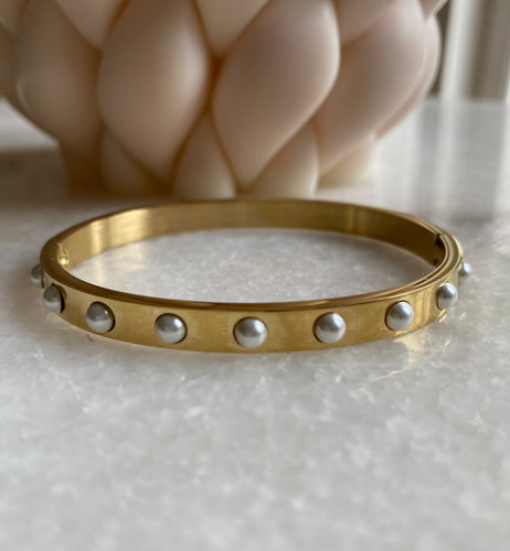 Crystal gold bangle