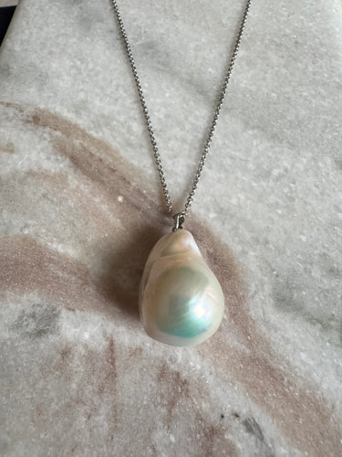 Baroque single pearl necklace