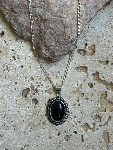 Onyx oval necklace