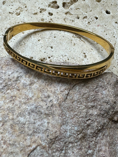 The Meandros bangle