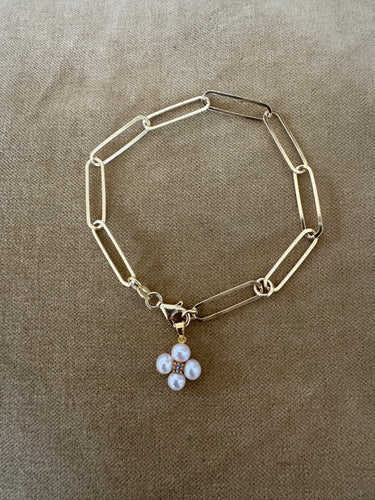Long Lilly link bracelet with fresh water pearl pendant