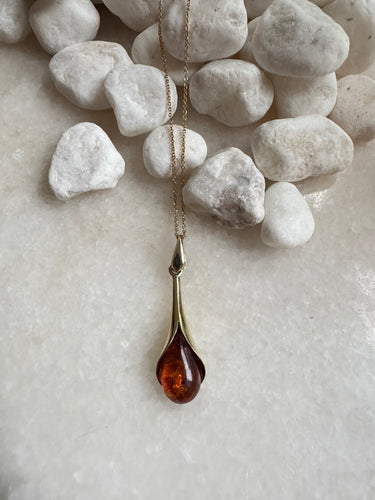 Amber tulip necklace