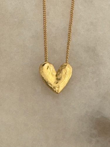 The golden hammered heart necklace