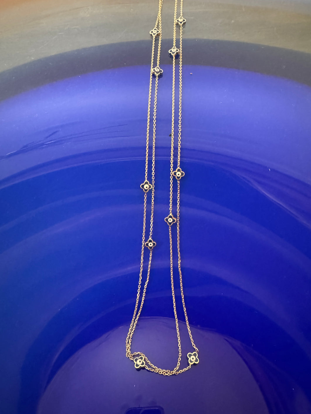 Sprinkle flower necklace