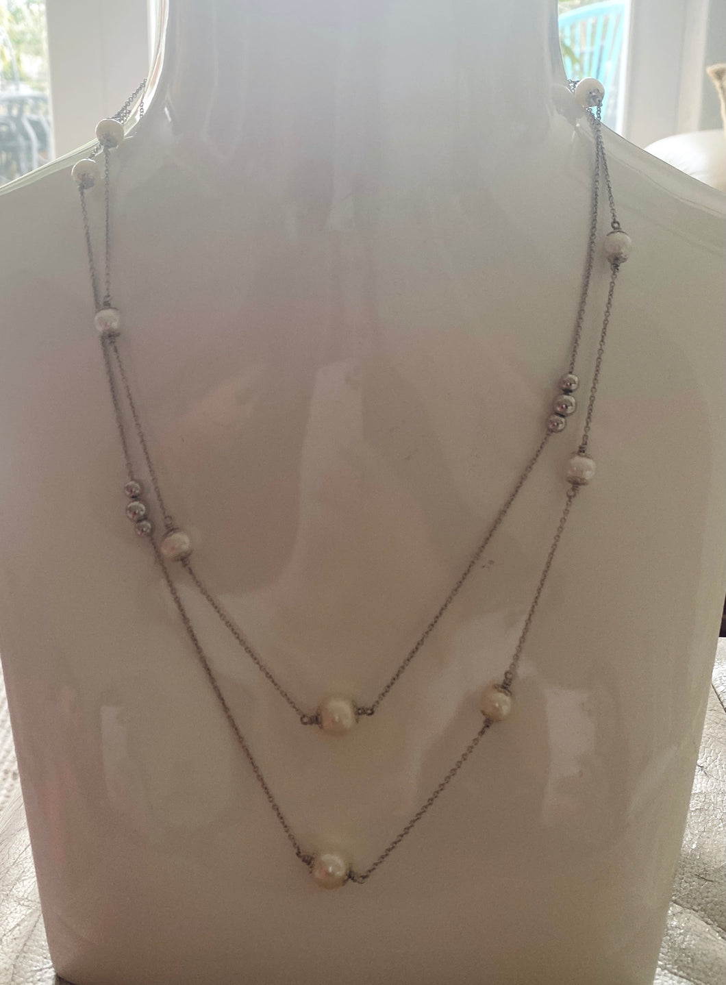 Pearl cabochon necklace