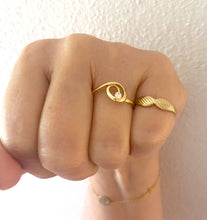 9k gold swirl ring