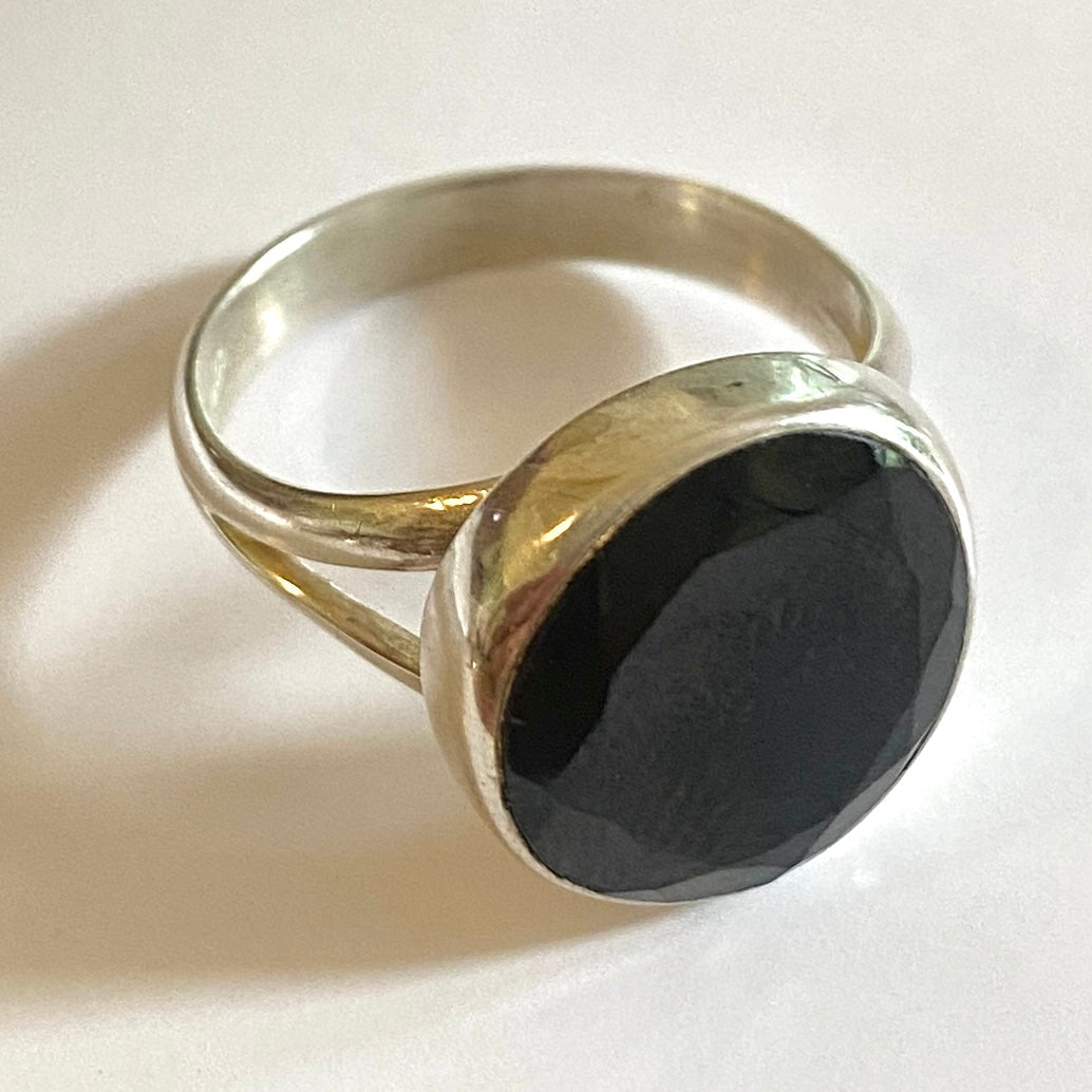 Oval faceted black onyx sliver ring