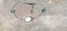 ‘Kassandra’ Cabochon bracelet Mother of pearl/fluorite