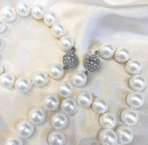 Pearl Necklace and Bracelet in Classic White